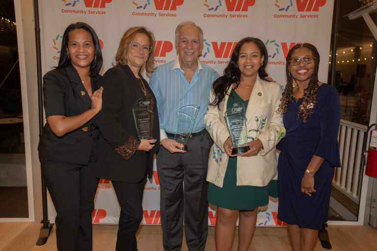 Honorees and President and CEO Debbian Fletcher-Blake, pose for photo at VIP's Inaugural Golf Outing.